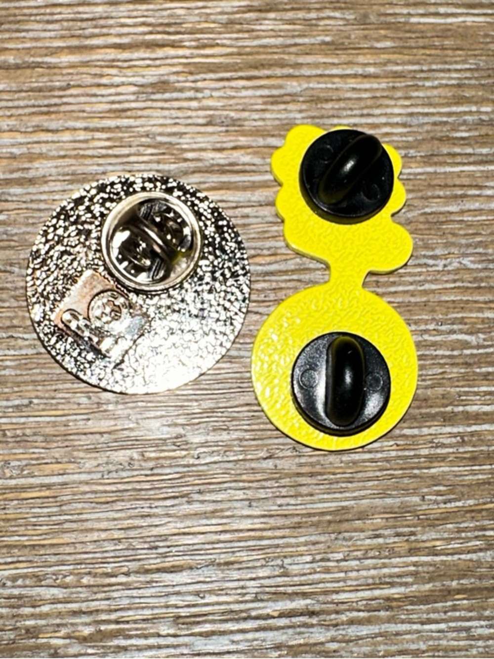 Cannabis Accessory Pin - Picture 3 of 3